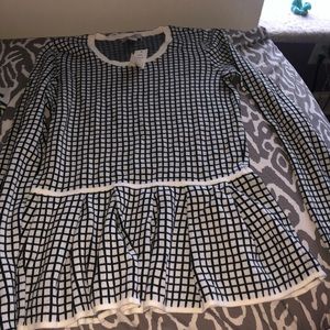 Medium black and white sweater